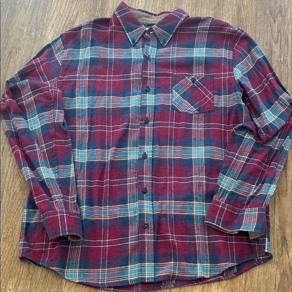 Men’s like new flannel button up size extra large